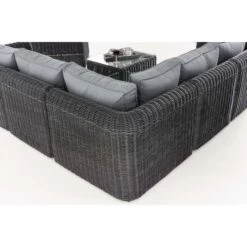 CLP Polyrattan Gartengarnitur MARBELLA | Sitzgruppe Mit 6 Sitzplätzen | Gartenmöbel-Set: Ein Ecksofa, Ein Sessel Und Ein Beistelltisch 9 CLP Polyrattan Gartengarnitur MARBELLA | Sitzgruppe Mit 6 Sitzplätzen | Gartenmöbel-Set: Ein Ecksofa, Ein Sessel Und Ein Beistelltisch -Netto 8600246500 11888901 prod 004